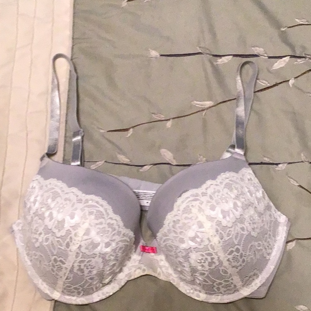 VS Bra 38D